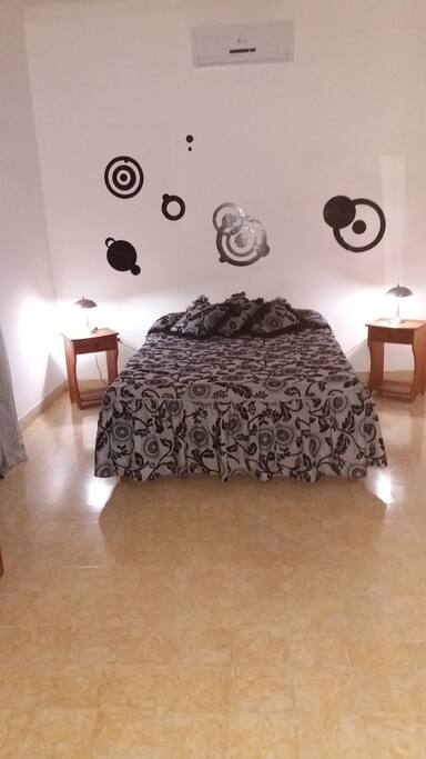 Habitación 2, cama, decoración