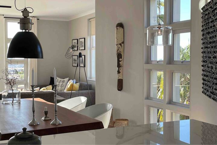 The View Cape Town “THE ART of LIVING” gallery image 3