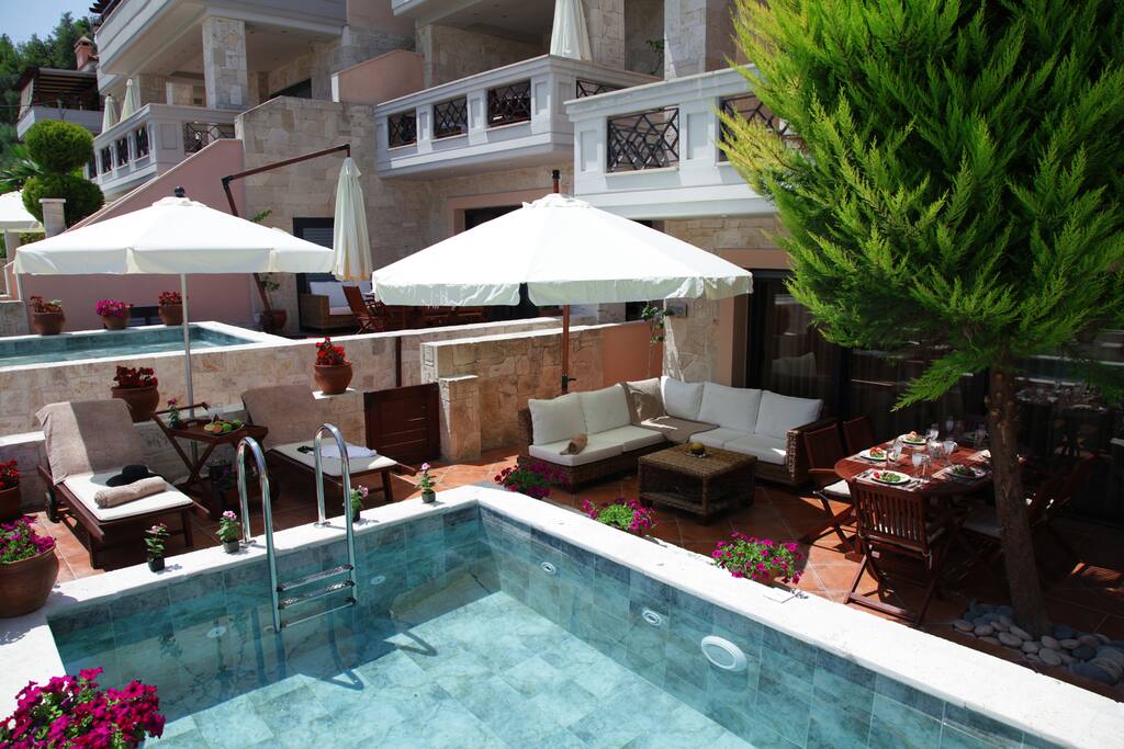 Private Pool With Hydromassage - Terrace