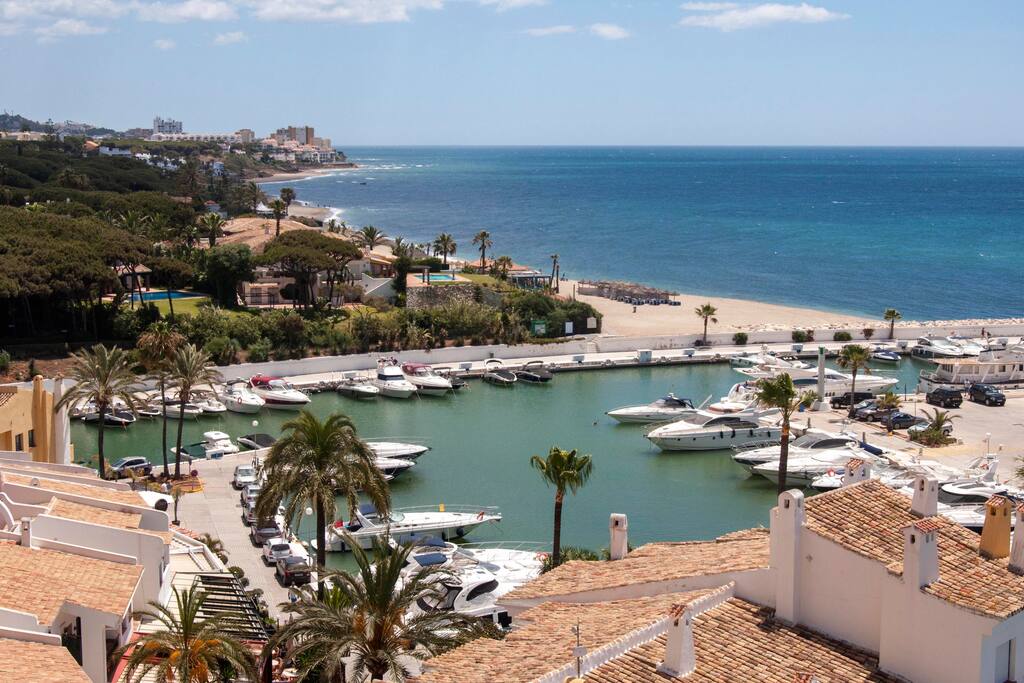 Vistas del puerto desde la urbanización