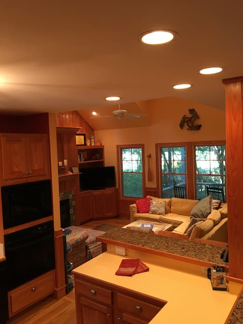 Popular Airbnb listing: A Bird House-Bald Head Island maritime forest gem in Bald Head Island
