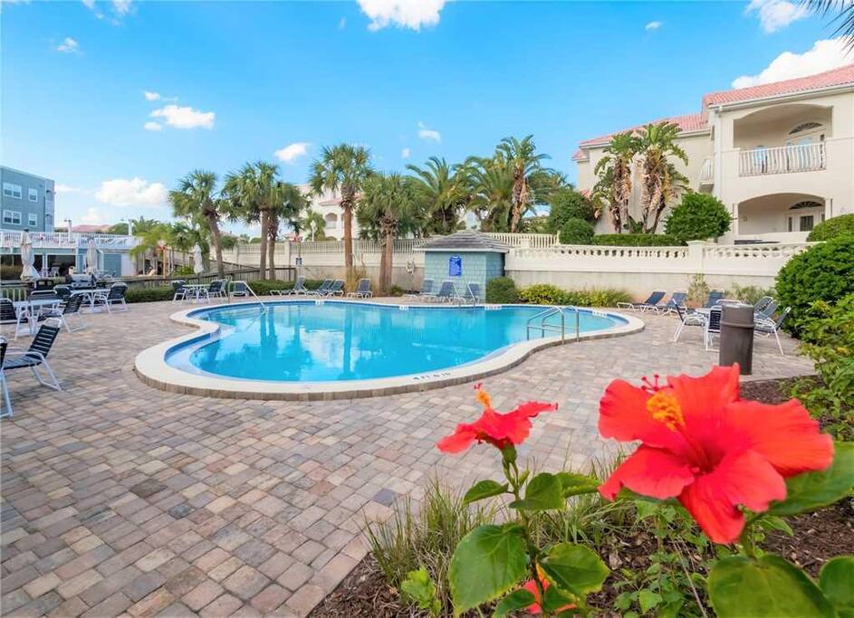 Fun in the Sun at the Pool - Swimming in the pool is one of the best parts of a vacation. Head over to the Hibiscus Resort commun