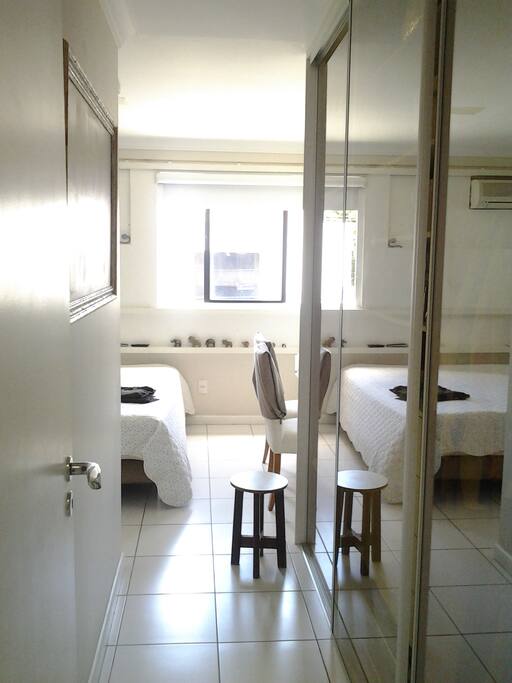 Quarto 2 - Suíte principal.