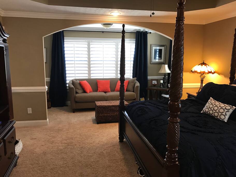 Master Bedroom & Sitting Area