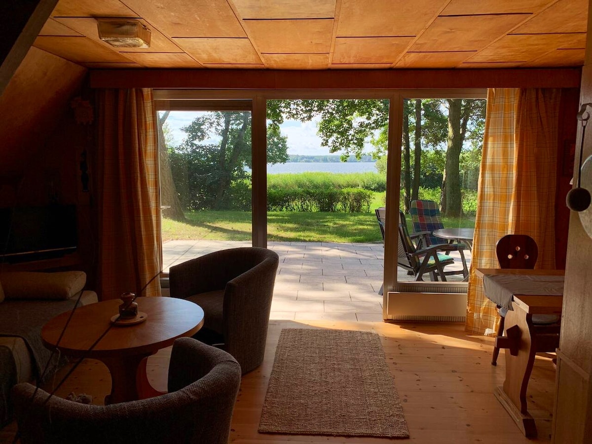 Annonce Airbnb populaire: Cottage with lake view à Malchow