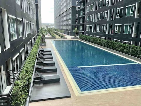 Location! 3 minutes to MRTBangson,Wifi,Pool,foodie