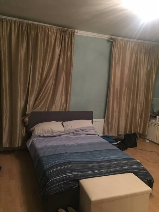 Large double bedroom