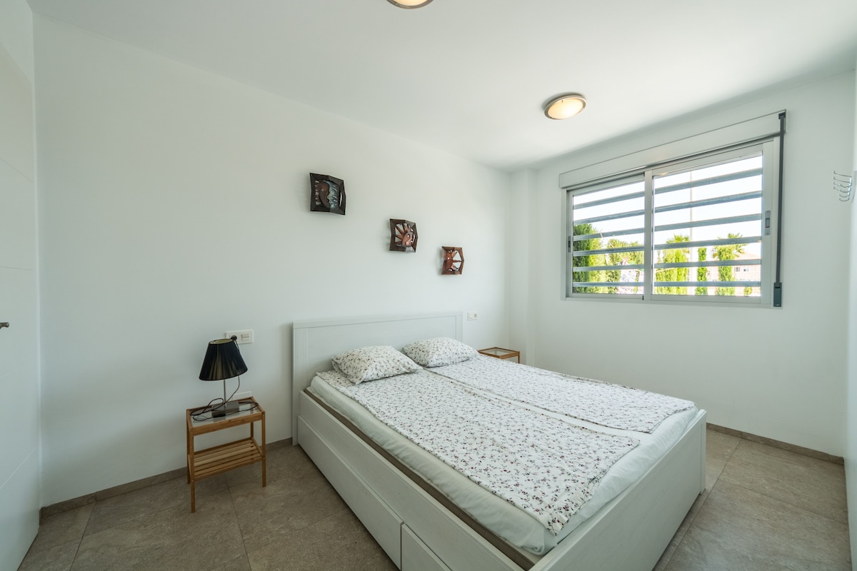 غرفة النوم الرئيسية