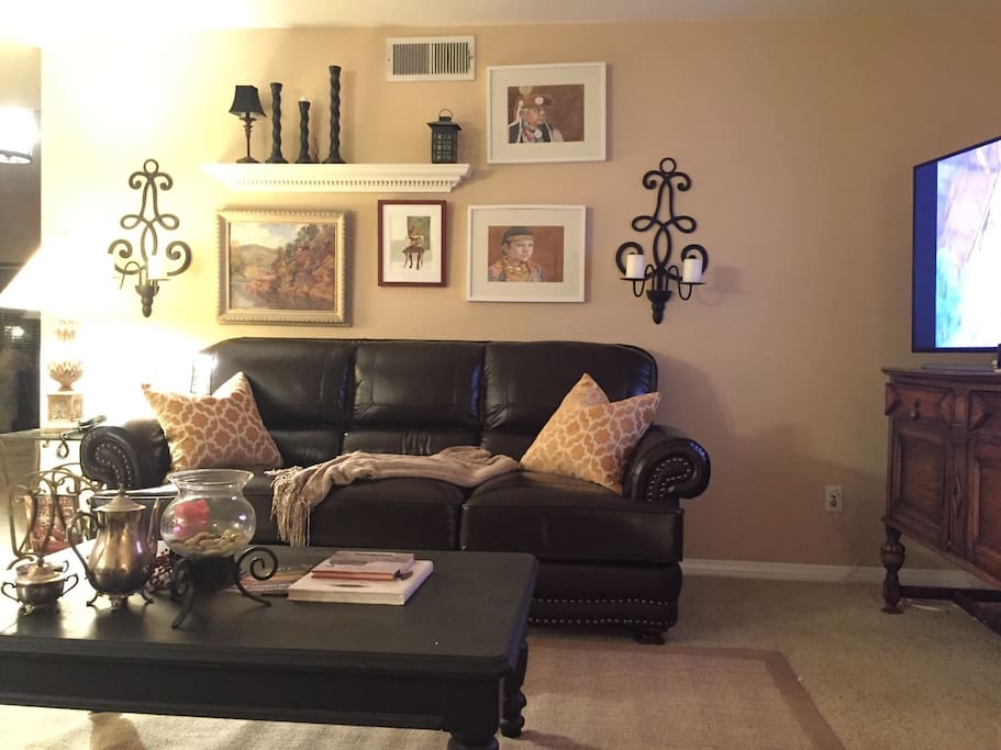 Family room with tons of space to enjoy your friends and family in comfort.