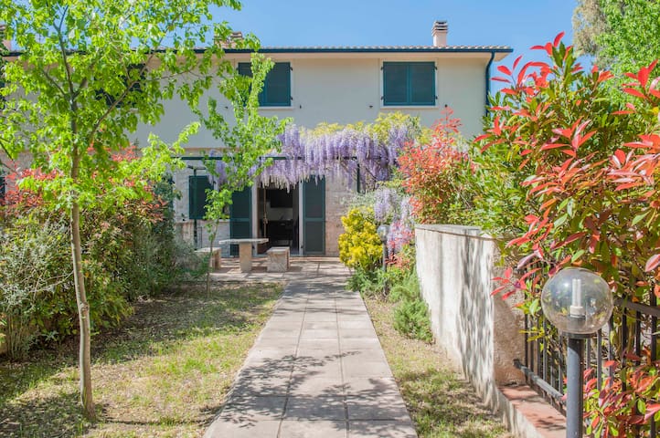 Airbnb Via Della Follonata Vacation Rentals Places To