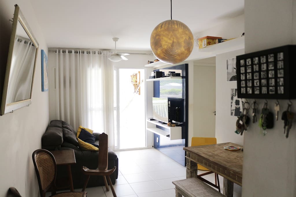 Sala, entrada do apartamento
