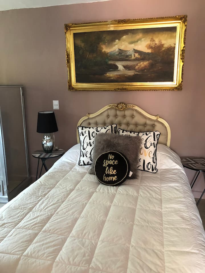 Спална соба со 2 двокреветни соби 