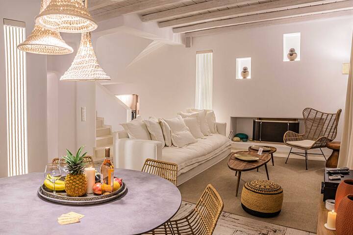 Iakinthos Luxury private Villa by Mykonian Kazarte gallery image 4