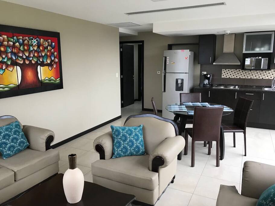 Comedor y Cocina.