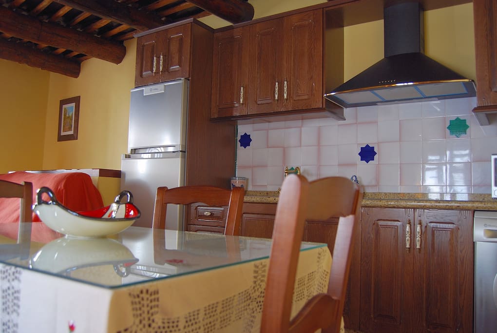 Cocina-comedor totalmente equipada