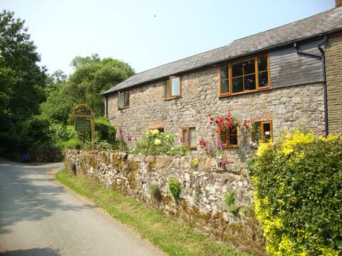 Caradoc Cottage, great walking from the door