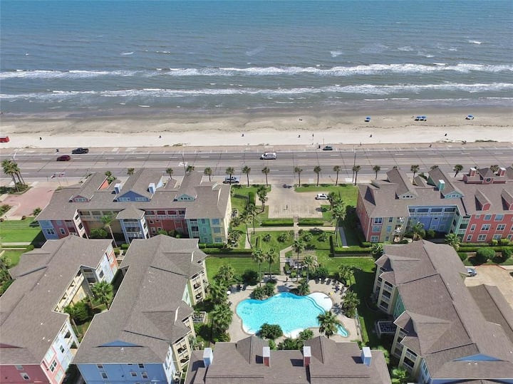 Galveston Bay Vacation Rentals with a Hot Tub Texas, United States