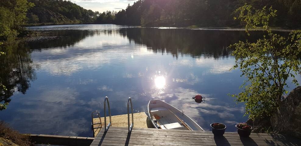 Unique and peaceful, lakeside. 78 SqM space