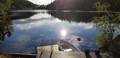 Unique and peaceful, lakeside. 78 SqM space