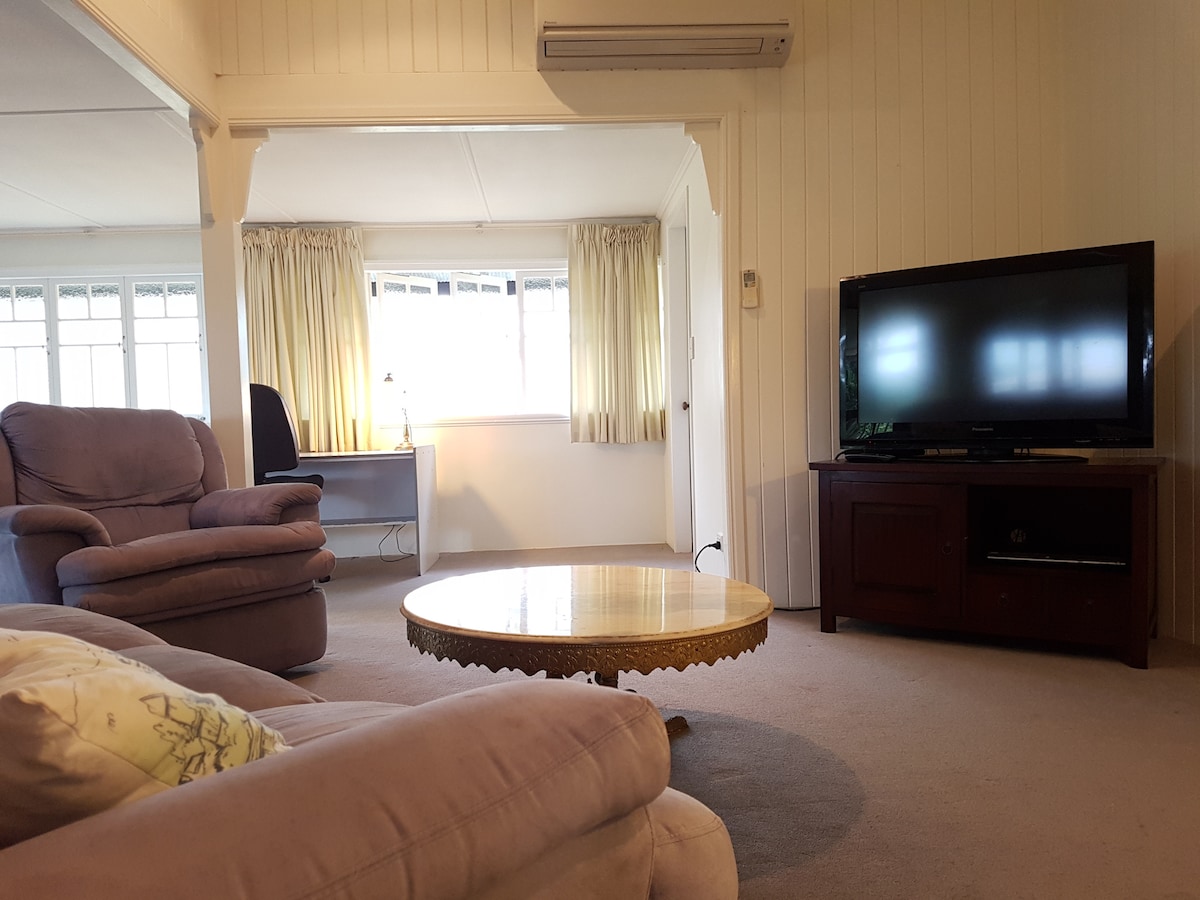 Top Airbnb: Queenslander Lydia in Fraser Coast Regional