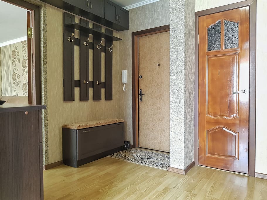 Прихожая (hallway)