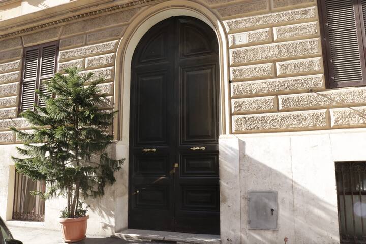 5 camere bagno privato A/C in pieno centro gallery image 2