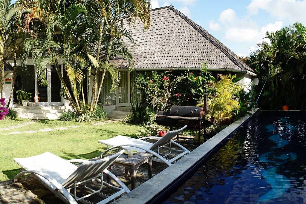 Villa + Pool