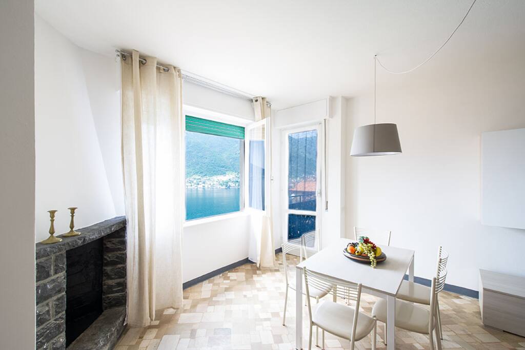SALA DA PRANZO/DINING ROOM
