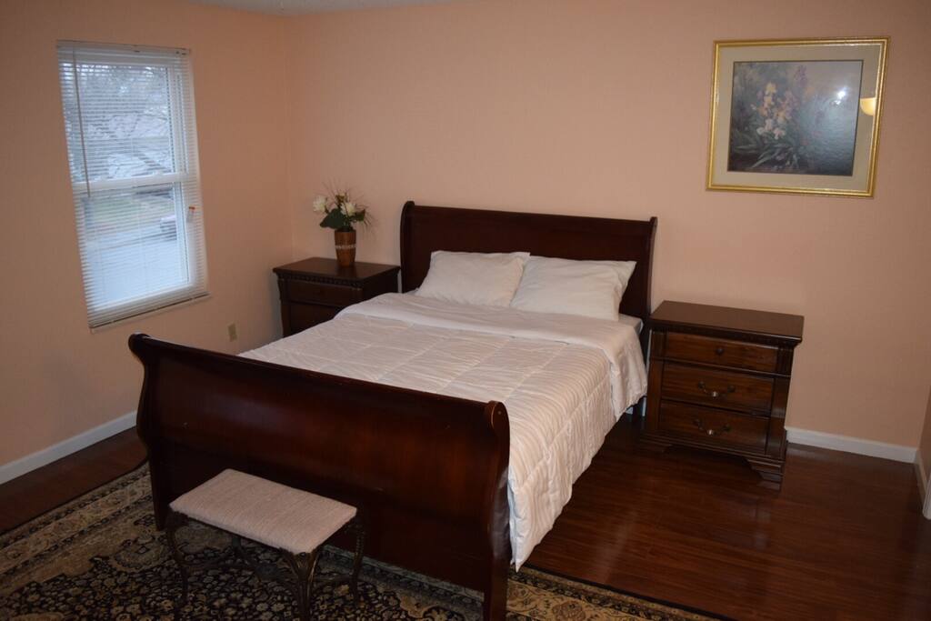 Master bedroom_1
