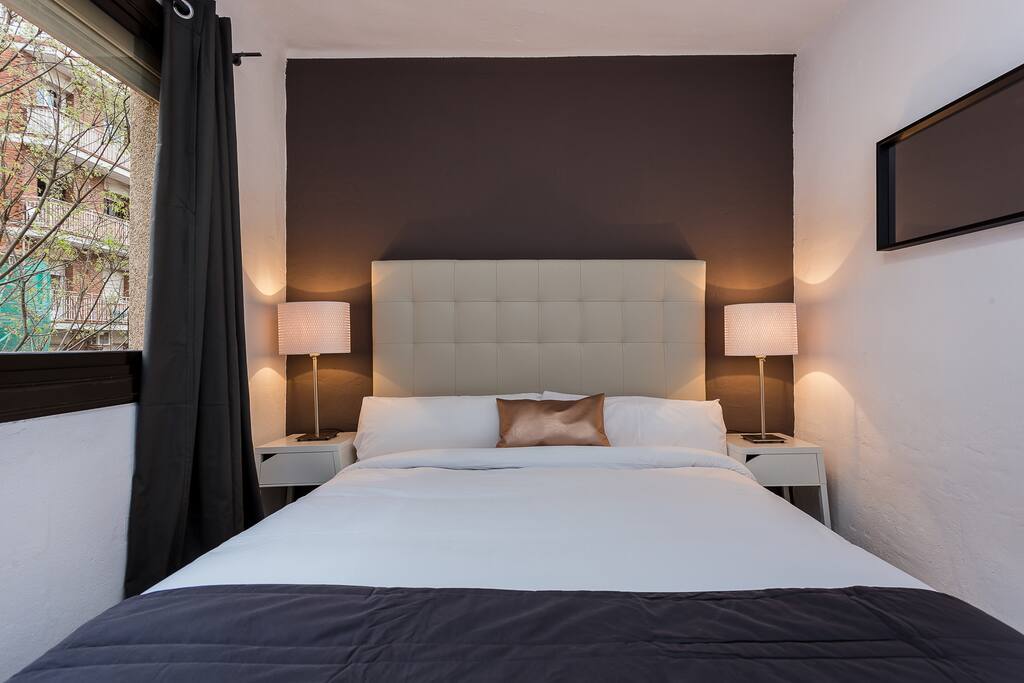 Bedroom 1 (double bed)