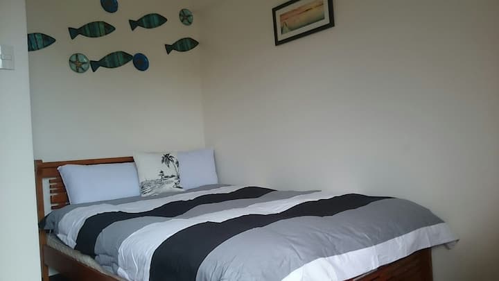 1 ห้องนอนพร้อมเตียงขนาดใหญ่ (54 X 75)