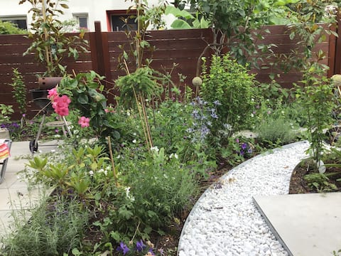 1 - Hübsches Zimmer in Hinterhof-Idyll mit Balkon