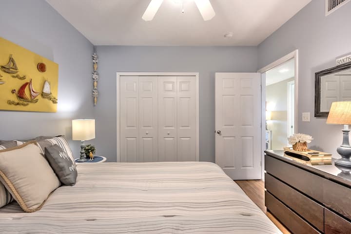 Beachside also has a large dresser and flat screen TV, just as all 3 bedrooms do.