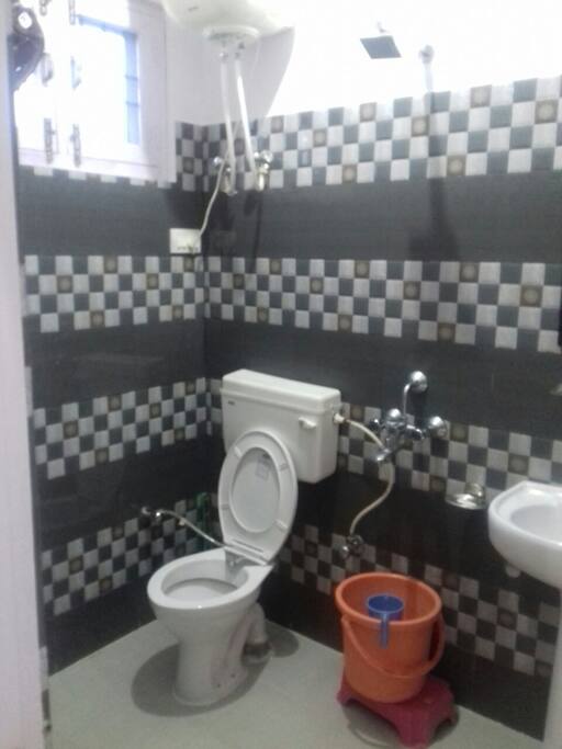 Bedroom 2 Attached washroom