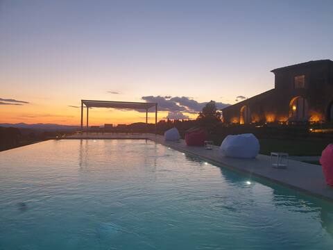 VILLA POGGIO CASTAGNI Infinity Pool 6 km to Pienza