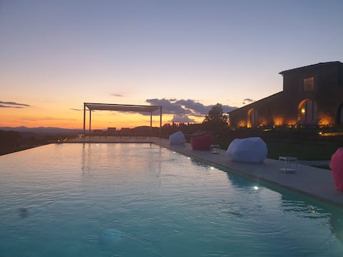 VILLA POGGIO CASTAGNI Infinity Pool 6 km to Pienza