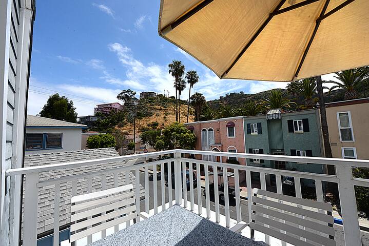 Incredible Island Vacation Home, Min Away from gallery image 4