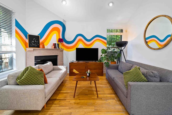 Groovy SoCo Stay | Walk to Shops, Eats & Bars