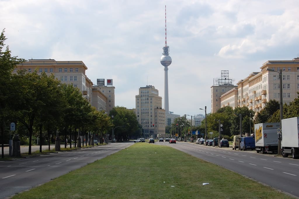 Karl Marx Allee to the West