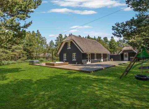 Great location and wilderness bath