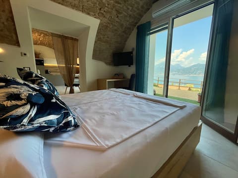 Apartment N3“CorteCasale” with stunning  LakeView!