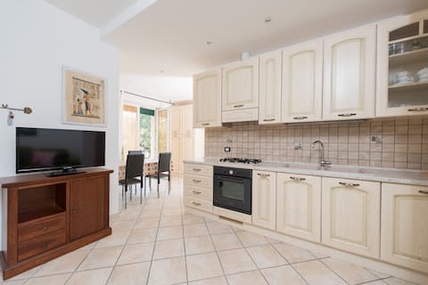Annuncio Airbnb popolare: Casa Licia 2 M0230450326 a Malcesine