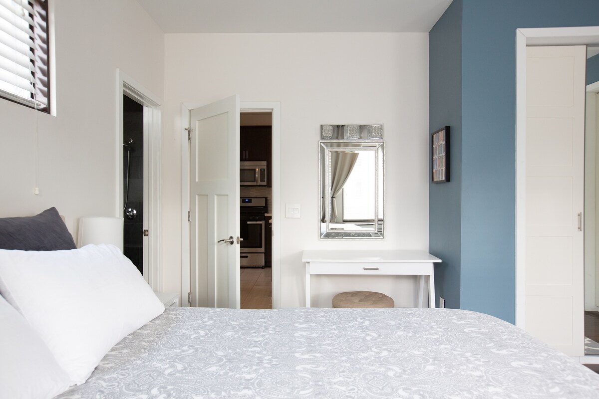 Beautiful Comfy Modern Apartment