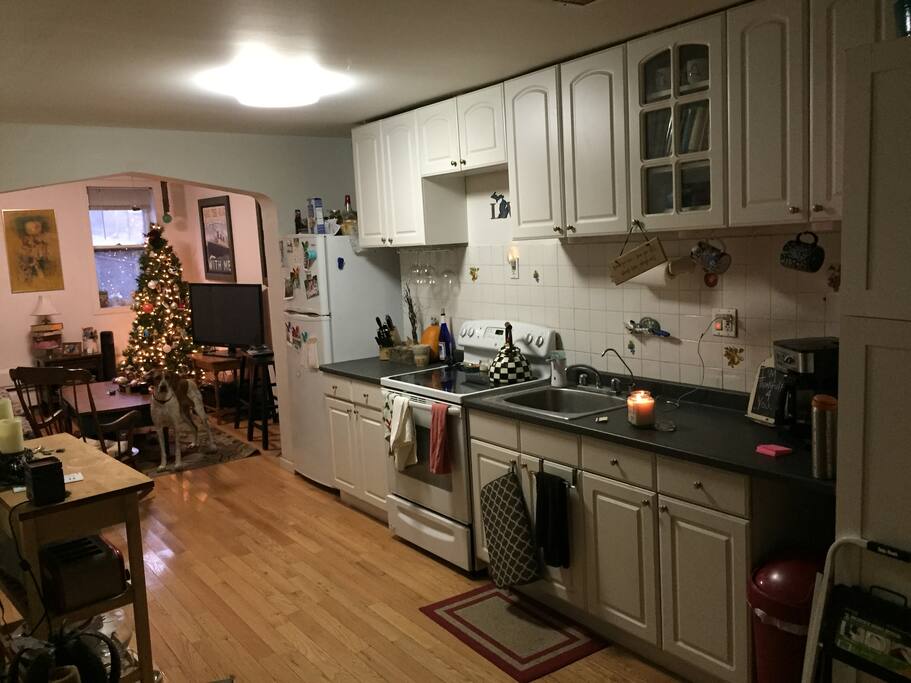 Full kitchen