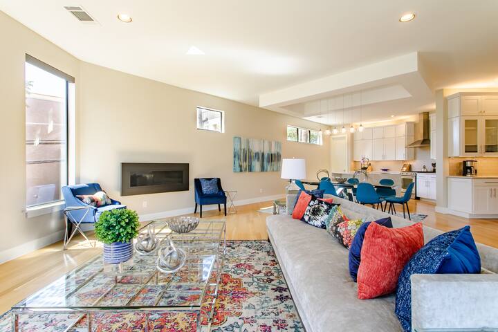 4 Levels of Luxury – 4 Bedroom Central Dallas Home