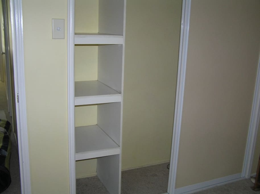 Wardrobe/shelving
