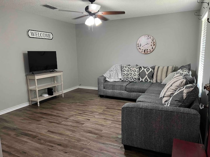 Cozy Stateline Cottage In A Cul-de-sac/near I-30 - Texarkana, TX