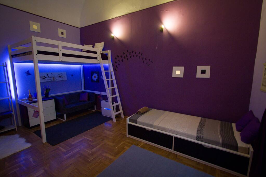 The gallery bed for two people
