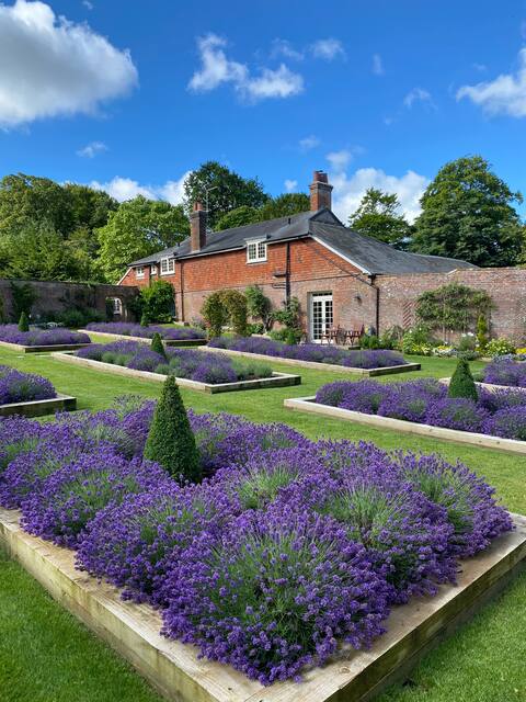 Luxury Cottage in a Victorian Walled Garden.