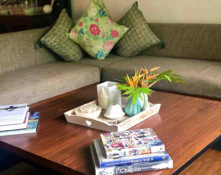 Living room image 4
